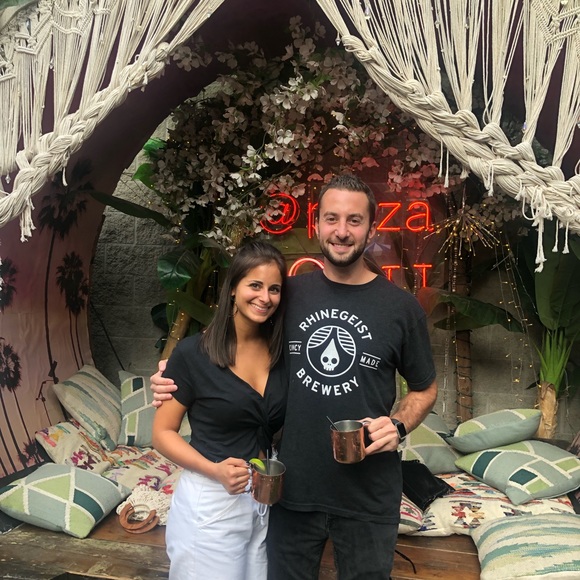 Meet your Posher, Hannah - Picture 2 of 4